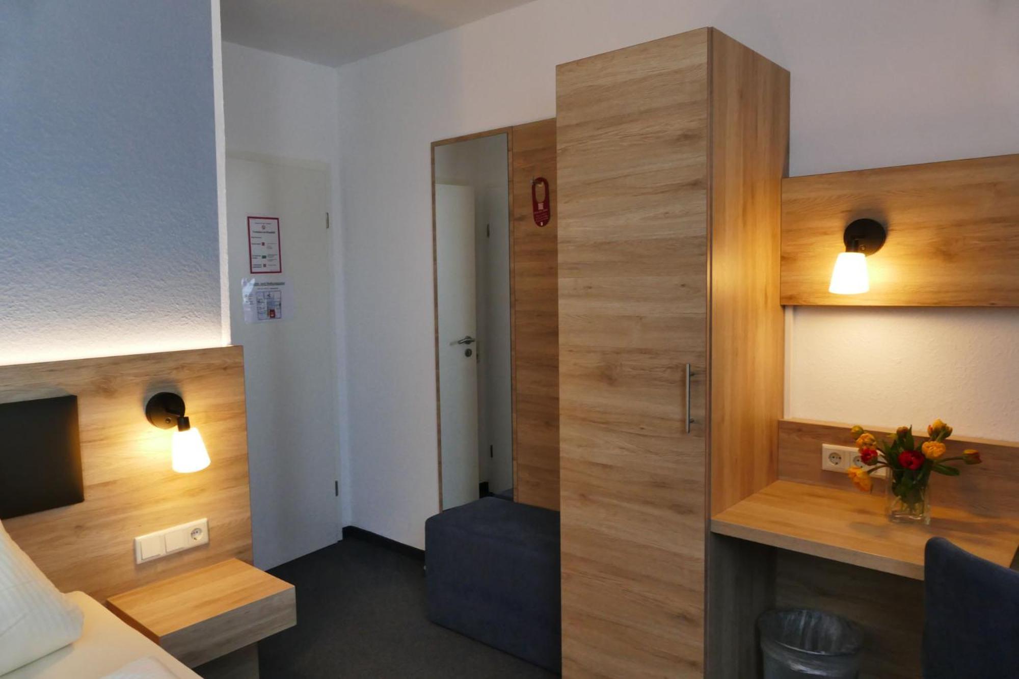 Hasi'S Hotel Grafing エクステリア 写真