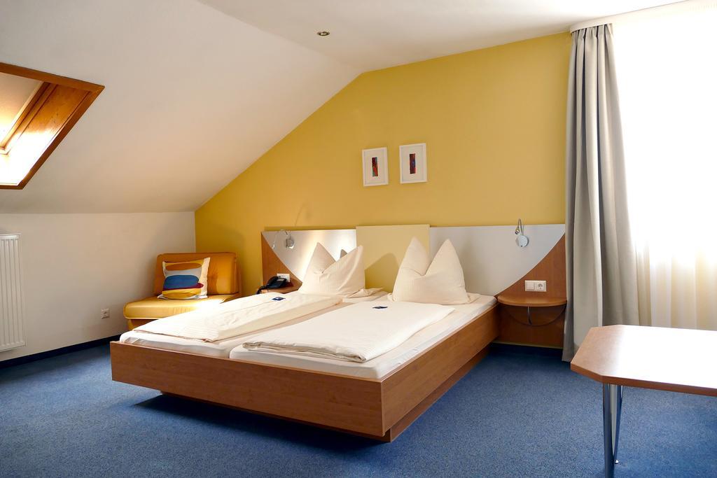 Hasi'S Hotel Grafing エクステリア 写真